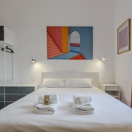 New And Functional Apartments Near The Metro Milano Exteriör bild