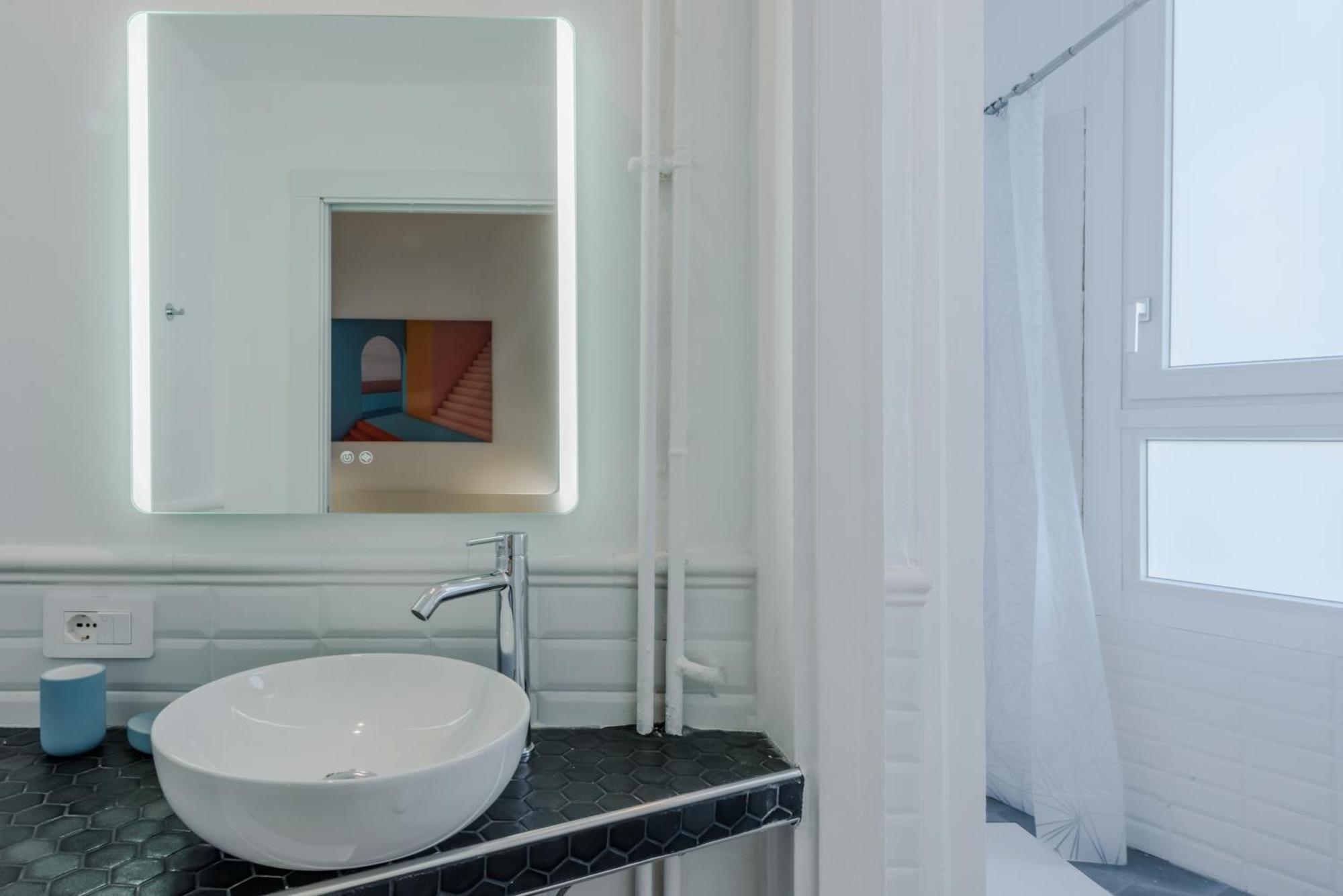 New And Functional Apartments Near The Metro Milano Exteriör bild