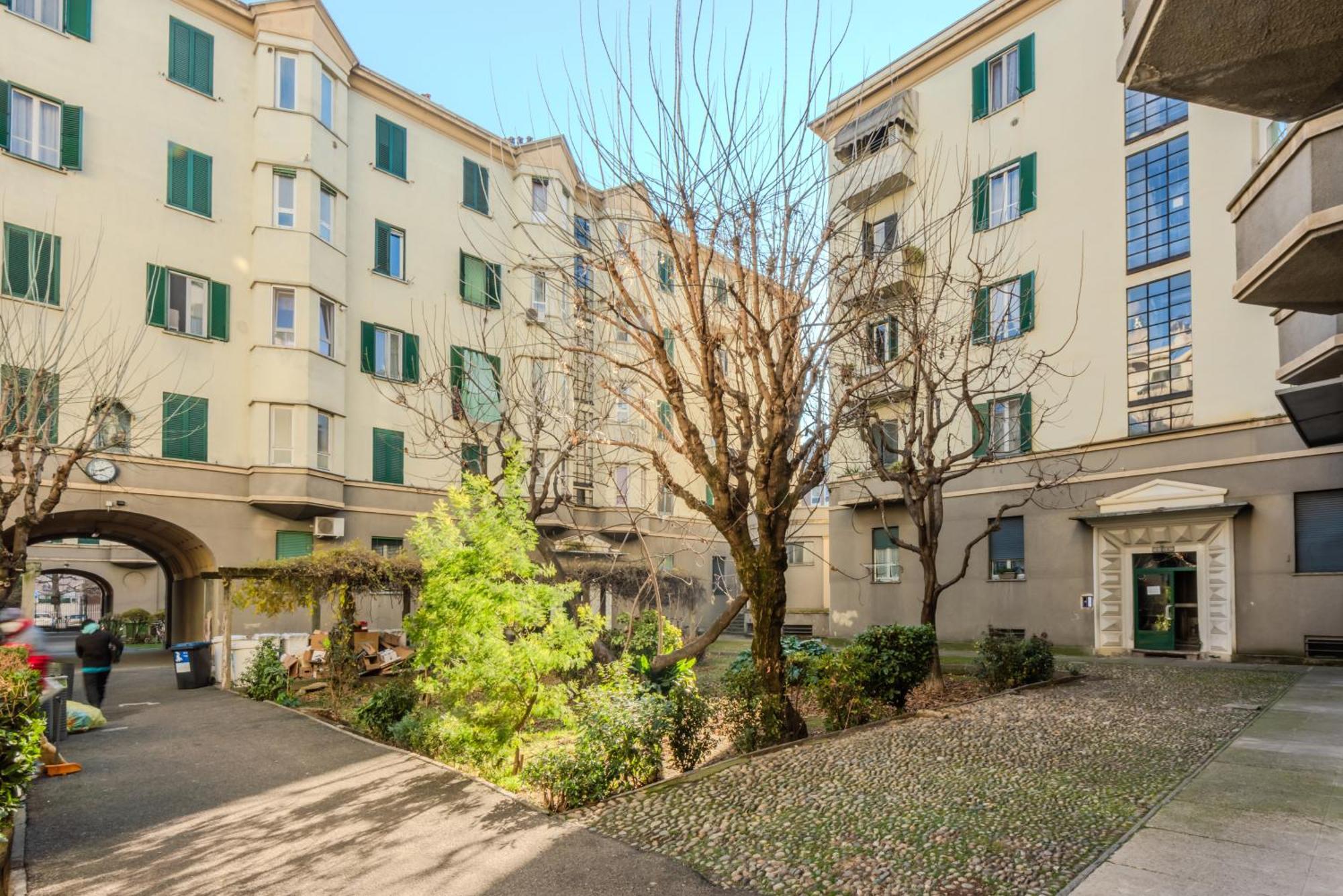 New And Functional Apartments Near The Metro Milano Exteriör bild