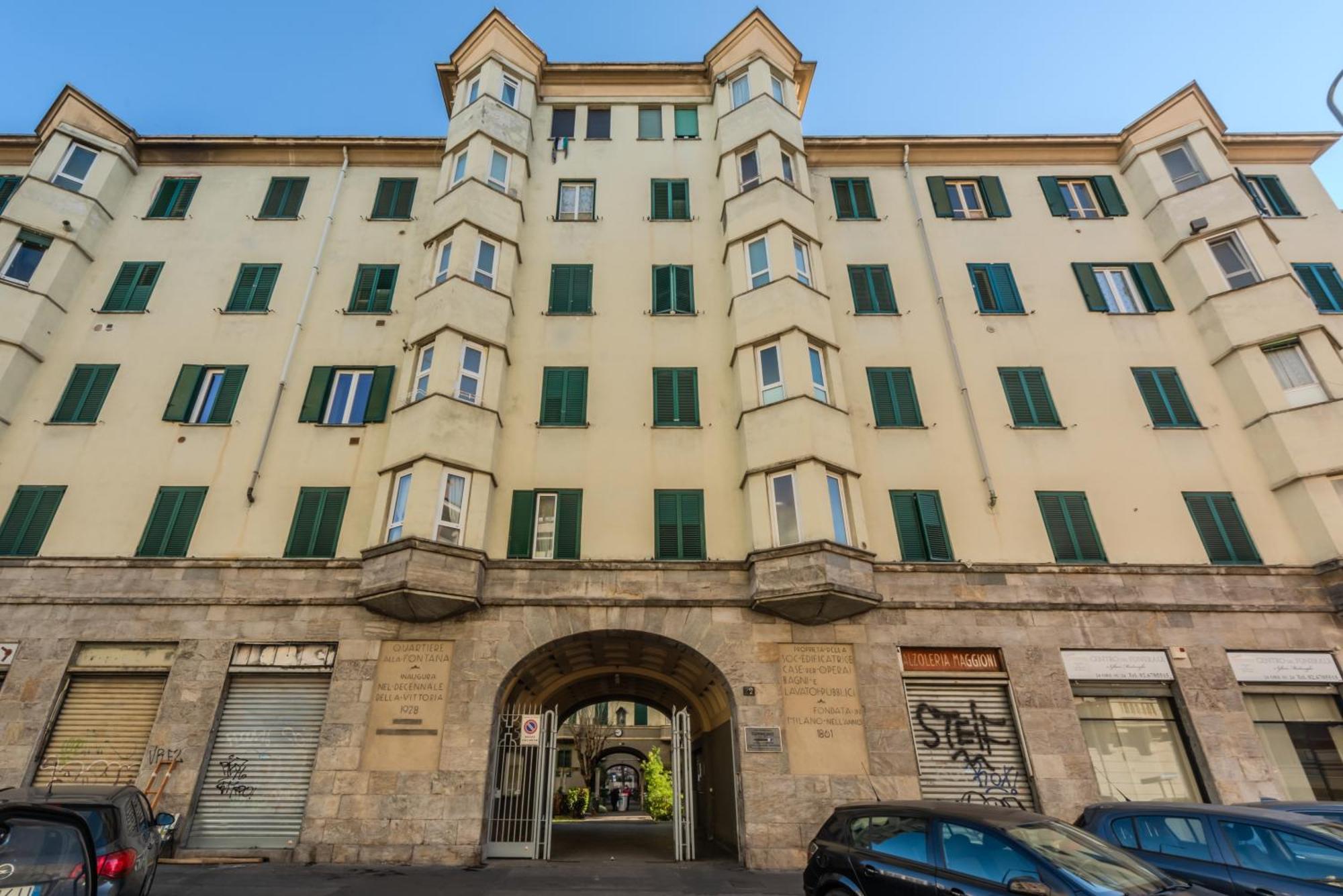 New And Functional Apartments Near The Metro Milano Exteriör bild