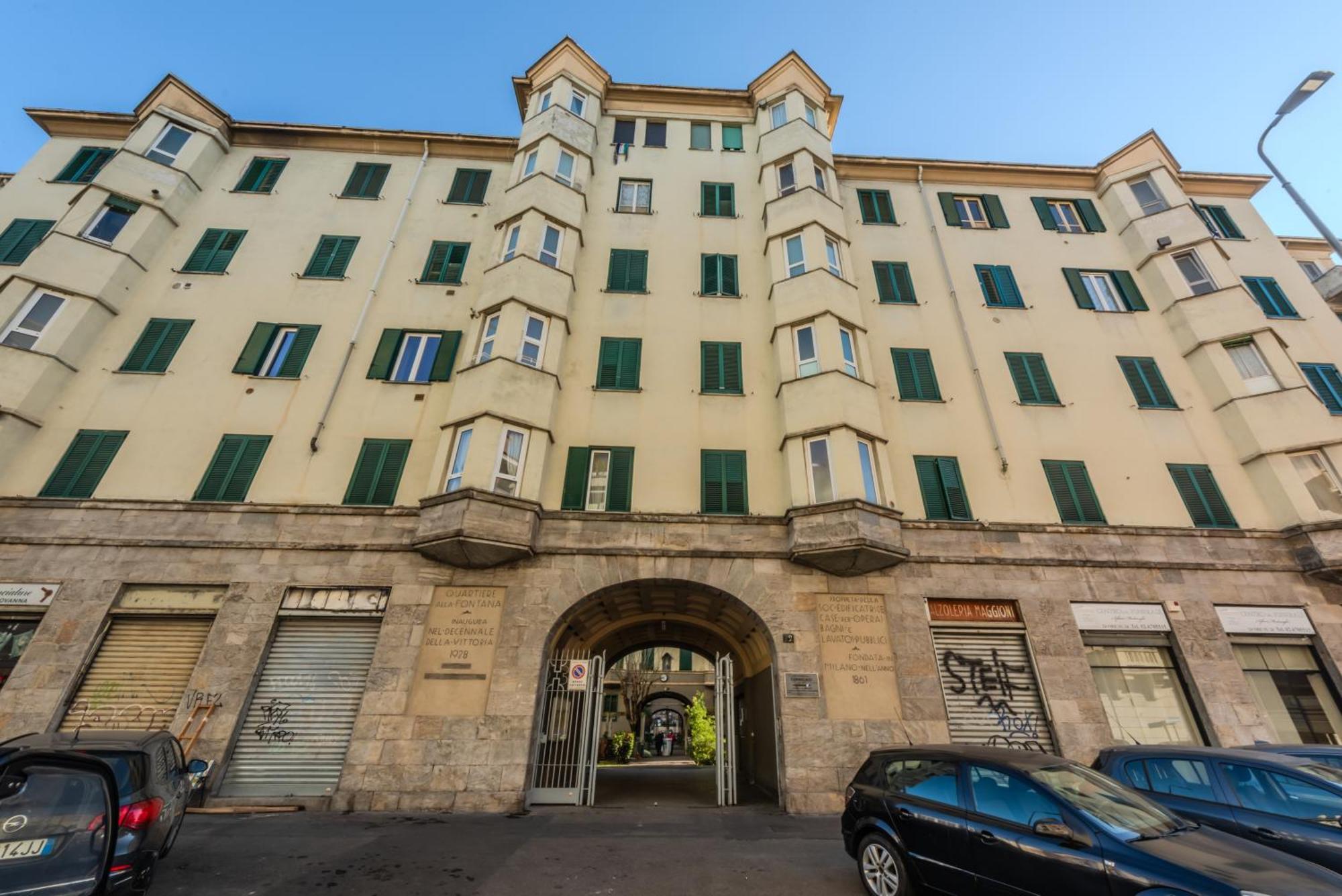 New And Functional Apartments Near The Metro Milano Exteriör bild