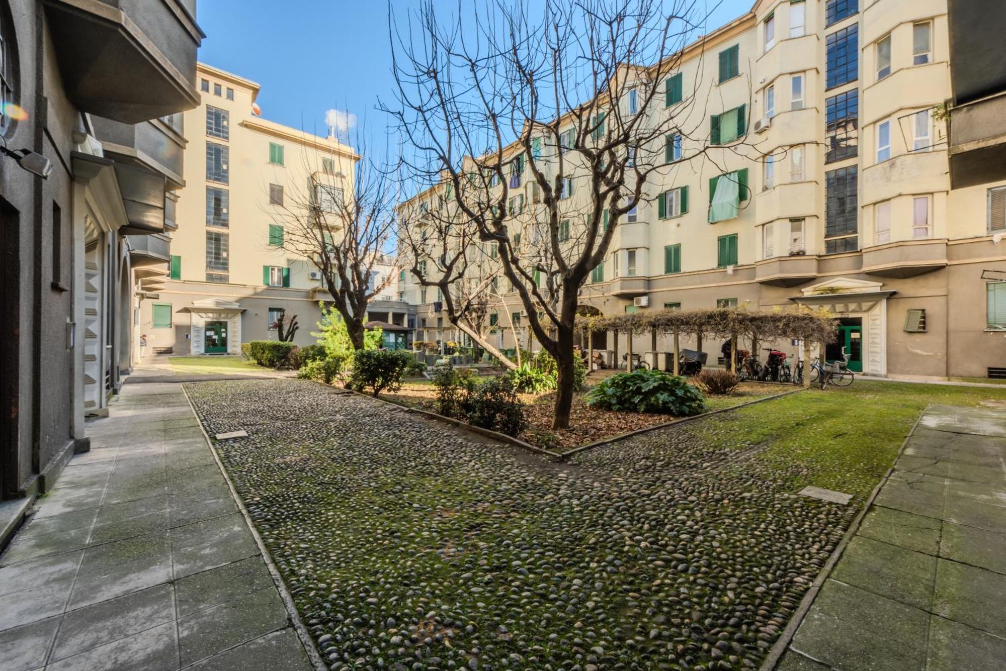 New And Functional Apartments Near The Metro Milano Exteriör bild